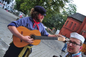 Das Duo Kabel Jo stimmt sich ein auf das gemeinsame Singen